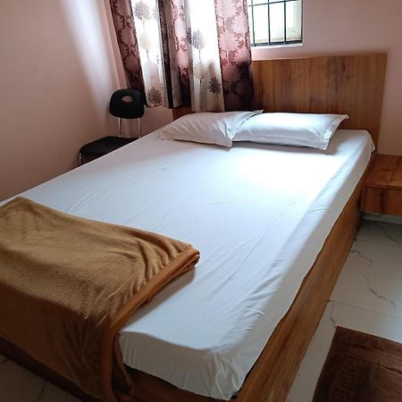 העיר בנגלור Mandara Comforts Hotel מראה חיצוני תמונה