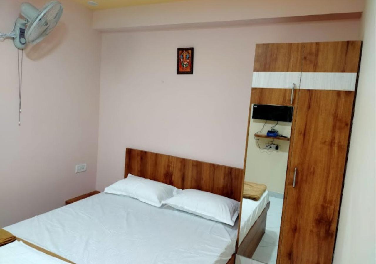 העיר בנגלור Mandara Comforts Hotel מראה חיצוני תמונה