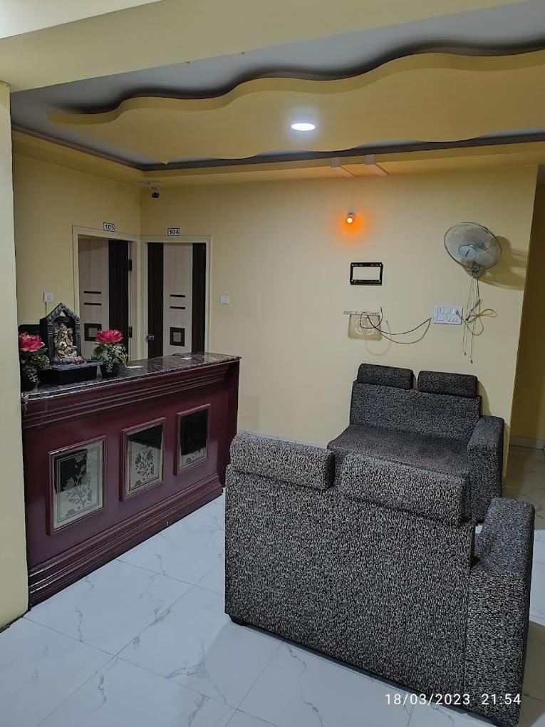 העיר בנגלור Mandara Comforts Hotel מראה חיצוני תמונה