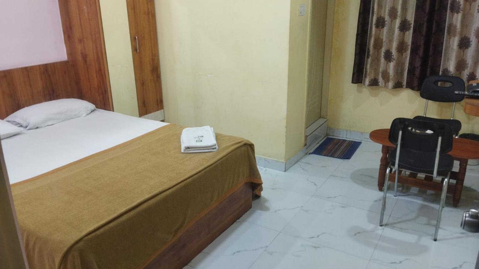 העיר בנגלור Mandara Comforts Hotel מראה חיצוני תמונה